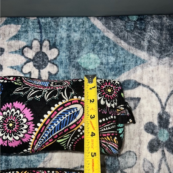 Vera Bradley Set of 2 Bandana Swirl Cosmetic Bags
EUC - Picture 13 of 15